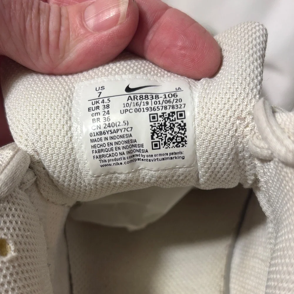 Nike Court Lite 2 White Sneakers with Pink Soles